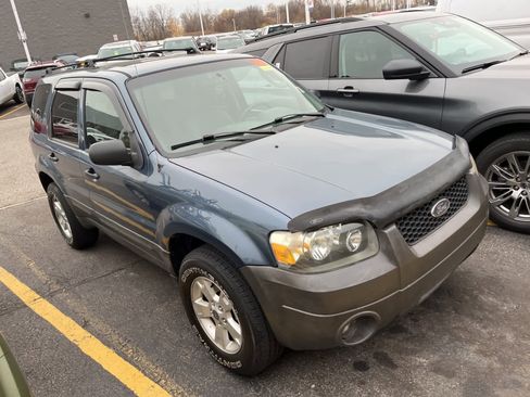 Used 2005 Ford Escape XLT image 24