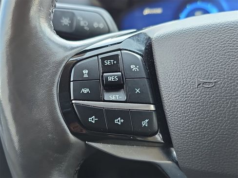 Used 2022 Ford Explorer Platinum w/ Equipment Group 601A image 18