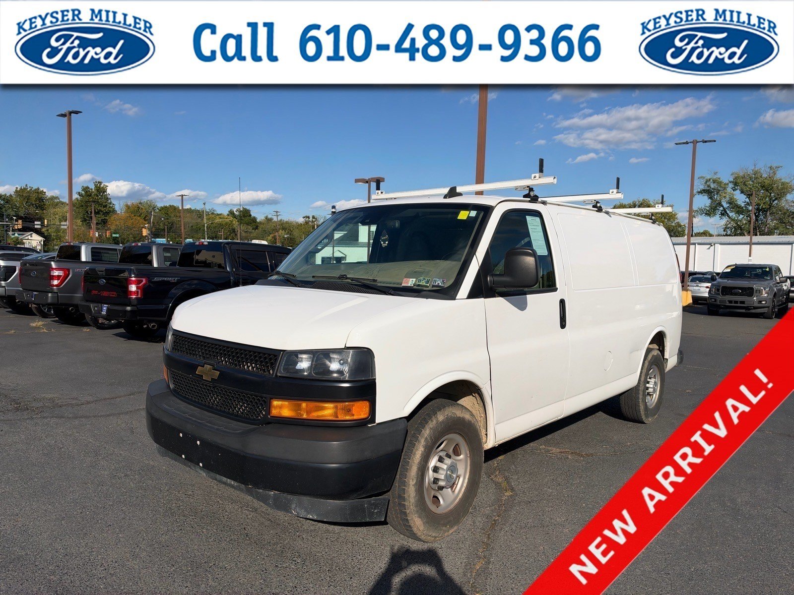 Used 2021 Chevrolet Express 2500 w/ Driver Convenience Package RWD image 1