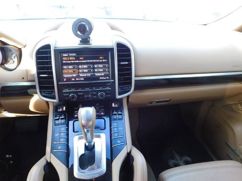 Used 2014 Porsche Cayenne image 29