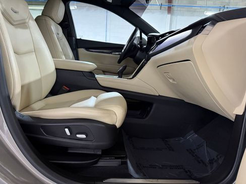 Used 2019 Cadillac XT5 FWD image 41