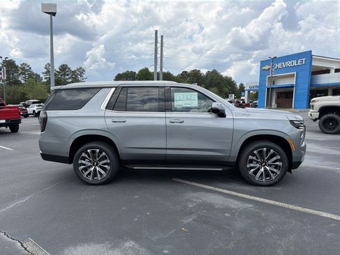 New 2026 Chevrolet Tahoe High Country w/ Sun And Tow Package AWD/4WD image 4