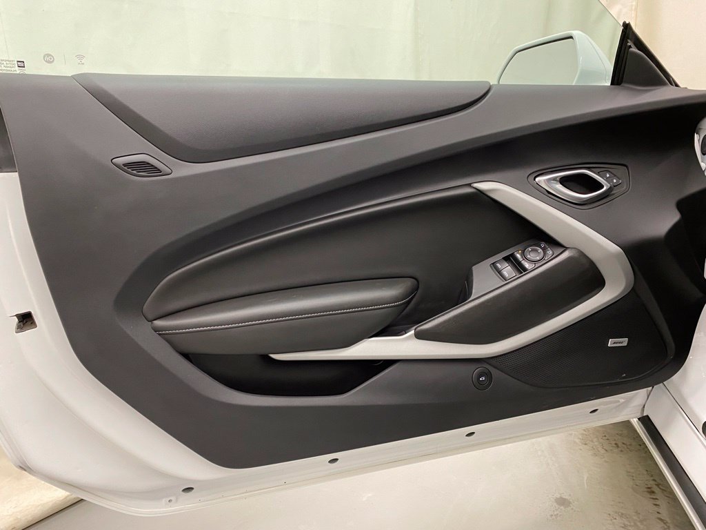 Used 2023 Chevrolet Camaro LT w/ Technology Package RWD image 9