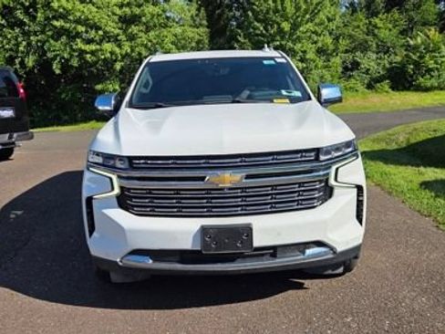 Used 2021 Chevrolet Tahoe Premier w/ Premium Package AWD/4WD image 2