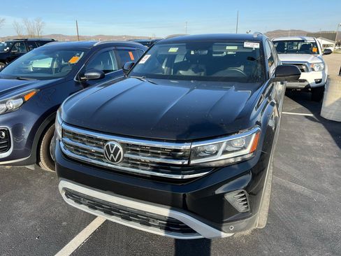 Used 2021 Volkswagen Atlas Cross Sport SE image 1