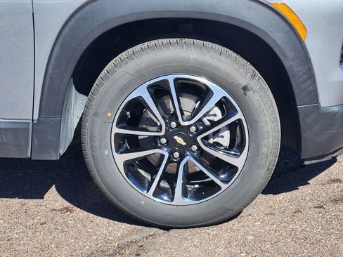 Used 2025 Chevrolet TrailBlazer LT image 30