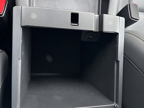 Certified 2025 Ford Explorer Active w/ Active Comfort Package image 49