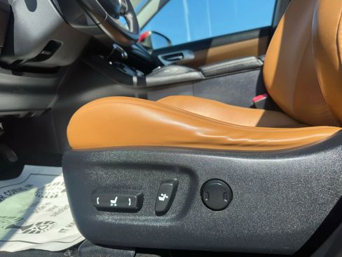 Used 2013 Lexus CT 200h image 20