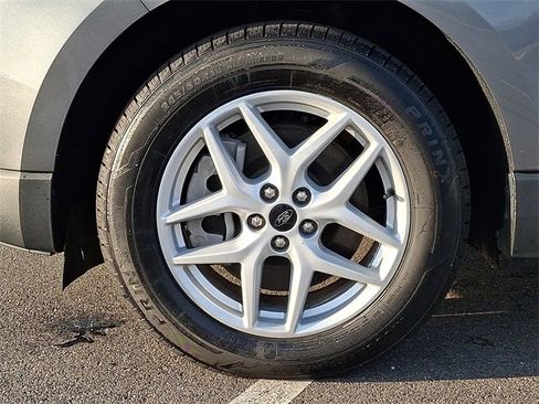 Used 2024 Ford Edge SEL image 8