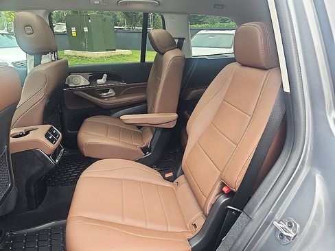 Used 2026 Mercedes-Benz GLS 450 4MATIC image 29