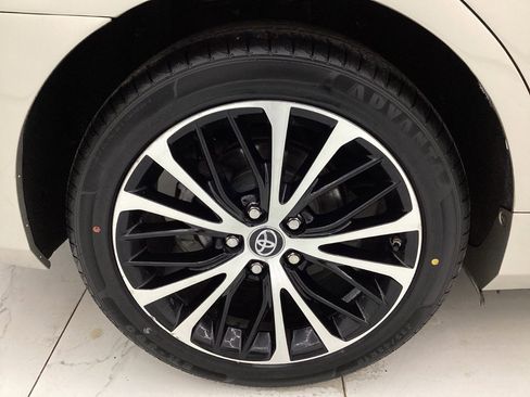 Used 2015 Toyota Camry LE image 45