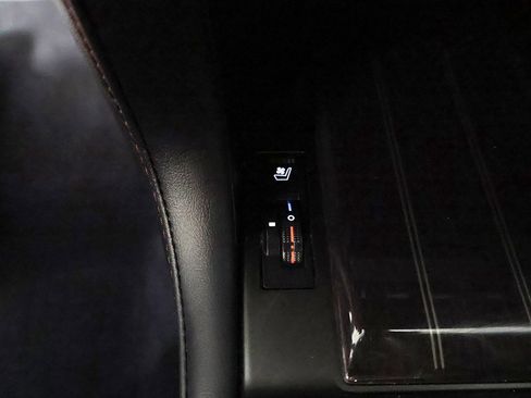 Used 2023 Lexus GX 460 Premium image 55