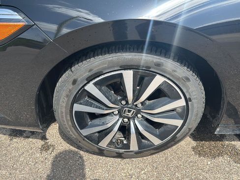 Used 2024 Honda Civic EX image 9