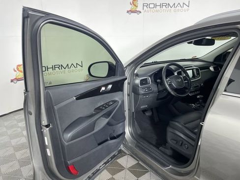 Used 2019 Kia Sorento EX image 18