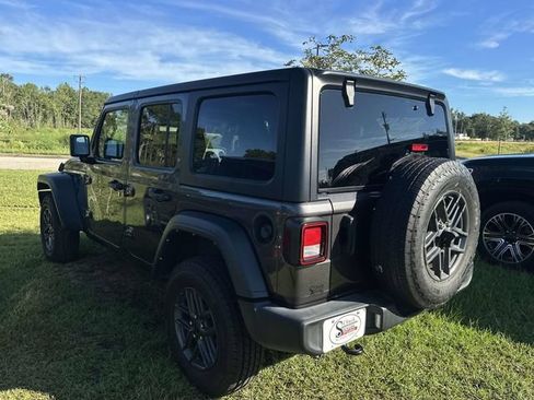Used 2024 Jeep Wrangler Unlimited Sport AWD/4WD image 17