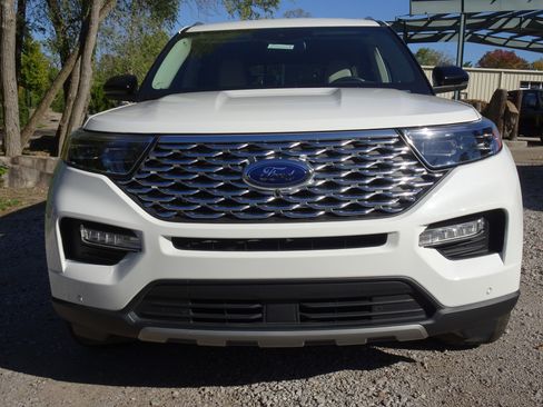 Used 2023 Ford Explorer Platinum w/ Equipment Group 601A image 11