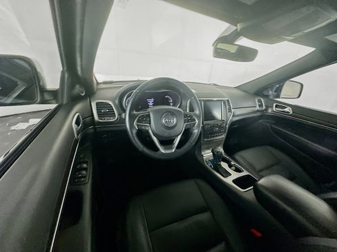 Used 2018 Jeep Grand Cherokee Limited image 18