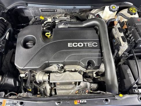 Used 2022 Chevrolet Equinox LT FWD image 30