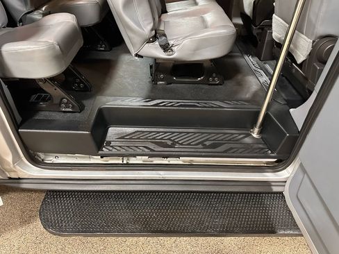 Used 2019 Ford Transit 350 XL image 28