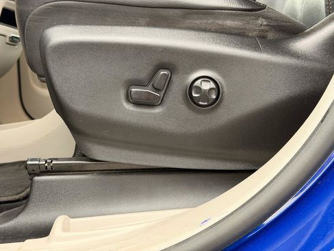 Used 2019 Chrysler Pacifica Touring-L FWD image 23
