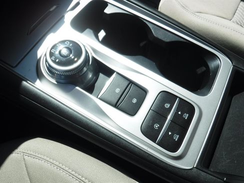 Used 2020 Ford Explorer 2WD image 17