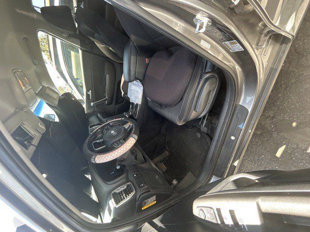 Used 2017 Kia Sportage LX FWD image 2