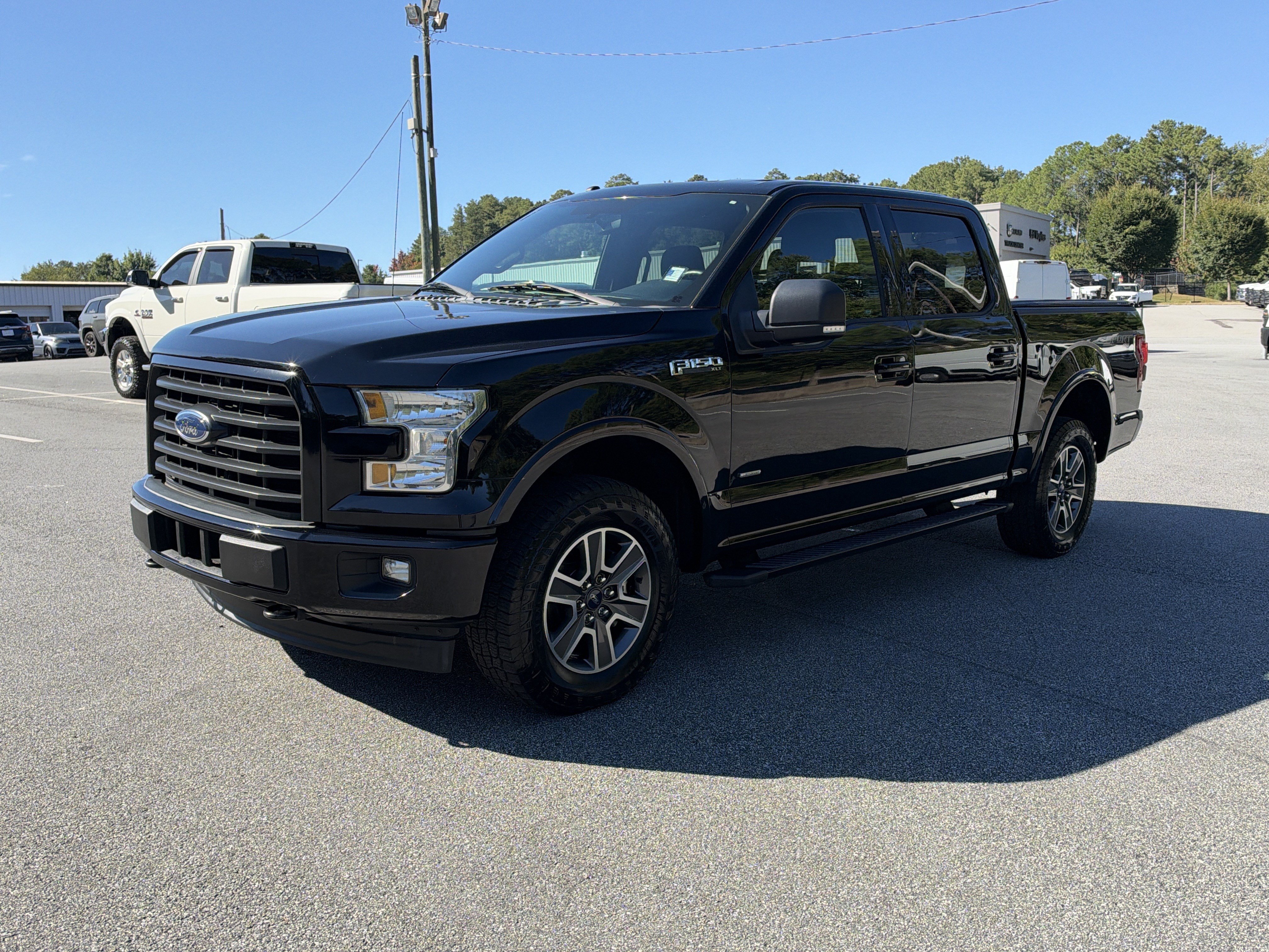 Used 2017 Ford F150 XLT w/ Equipment Group 302A Luxury AWD/4WD image 3