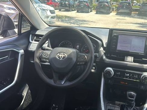 Used 2022 Toyota RAV4 XLE w/ Convenience Package FWD image 14