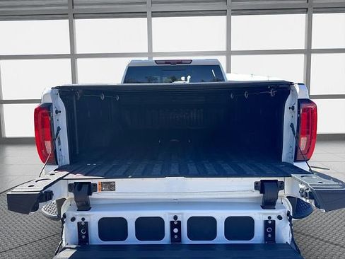 Used 2021 GMC Sierra 2500 AT4 w/ AT4 Premium Plus Package AWD/4WD image 12