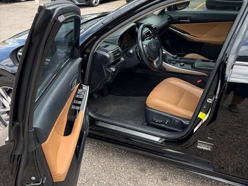 Used 2018 Lexus IS 300 w/ Accessory Package 2 RWD image 9