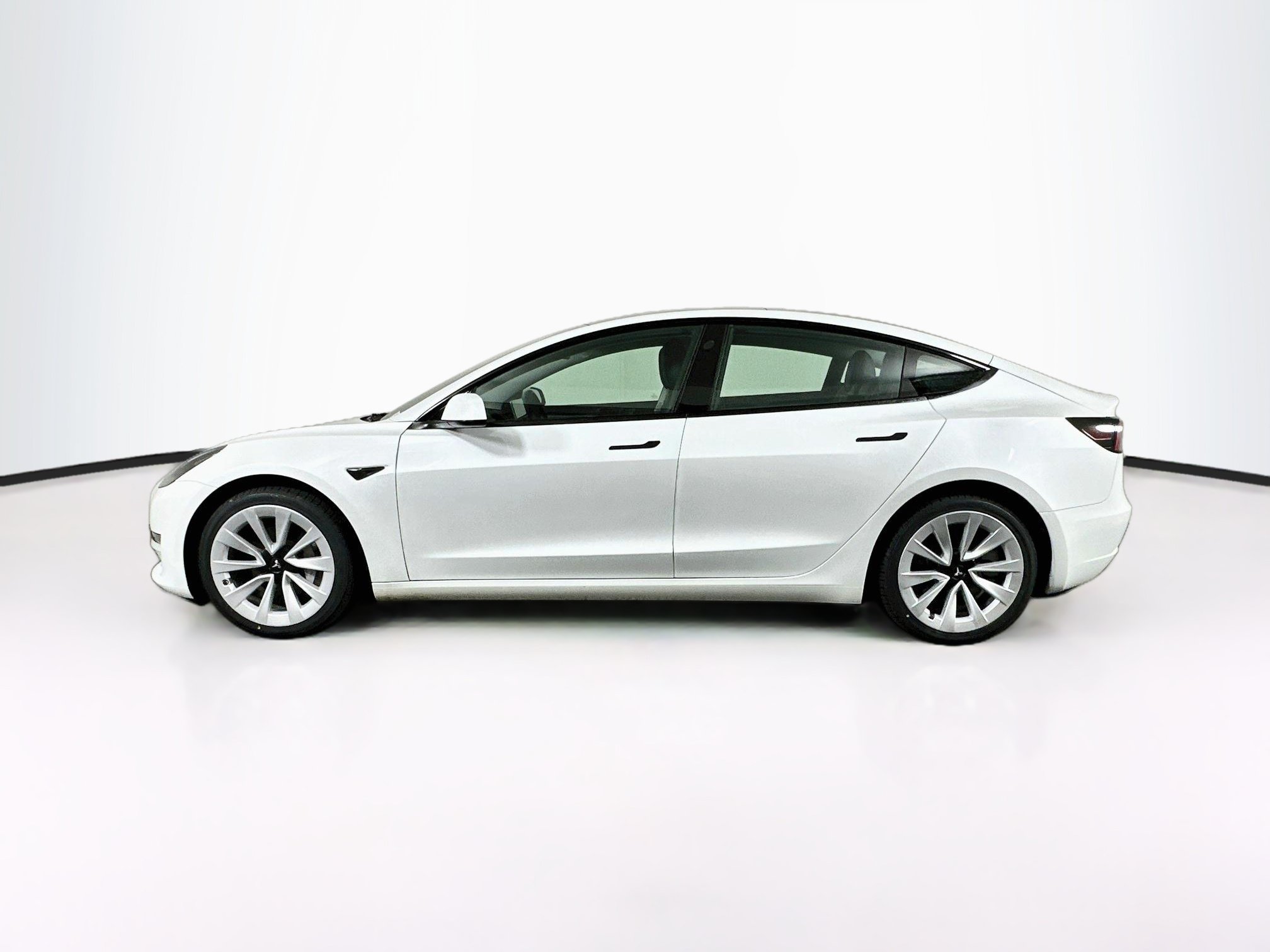 Used 2023 Tesla Model 3 Standard Range RWD image 4