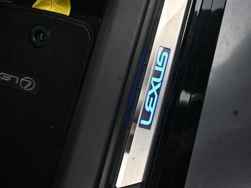Used 2025 Lexus ES 300h w/ Premium Package FWD image 11