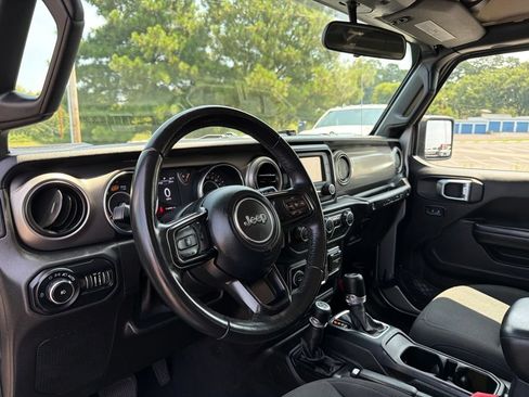 Used 2019 Jeep Wrangler Unlimited Sport S AWD/4WD image 28