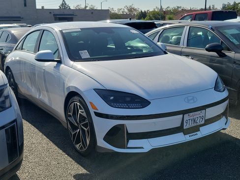 Used 2025 Hyundai Ioniq 6 Limited RWD image 3