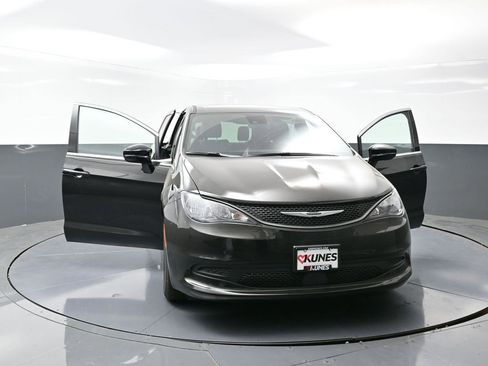 New 2026 Chrysler Voyager LX image 54