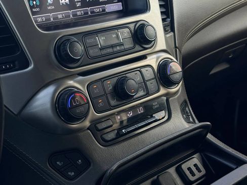 Used 2019 GMC Yukon XL Denali w/ Denali Ultimate Package AWD/4WD image 12