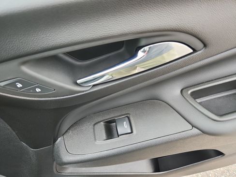 Used 2022 Chevrolet Equinox LT image 17