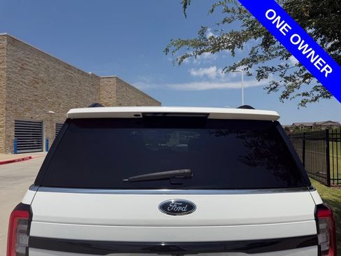 Used 2024 Ford Expedition Limited AWD/4WD image 4