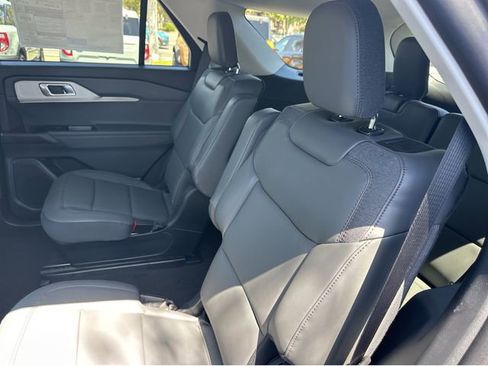 New 2026 Ford Explorer Active w/ Active Comfort Package RWD image 16