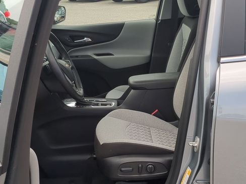 Used 2023 Chevrolet Equinox LT FWD image 12