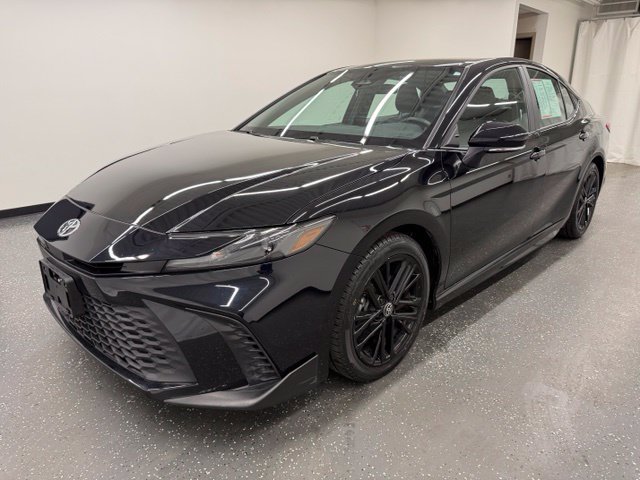 Certified 2025 Toyota Camry SE FWD image 5