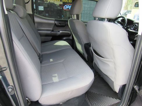 Used 2020 Toyota Tacoma SR5 RWD image 17