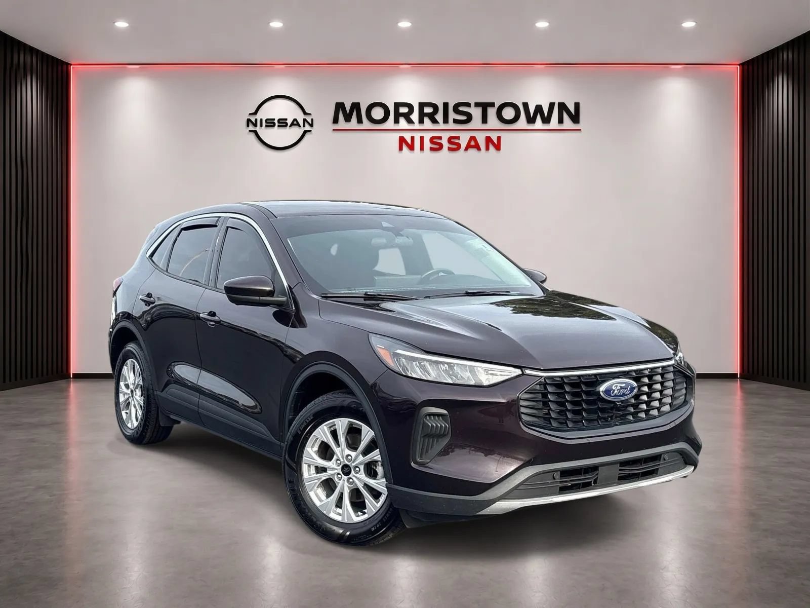 Used 2023 Ford Escape Active w/ Tech Pack #2 AWD/4WD image 1