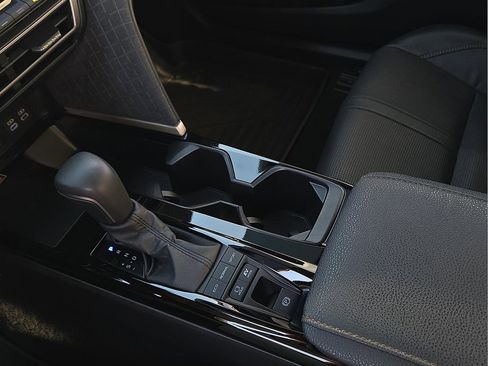 Used 2025 Toyota Camry XLE image 21