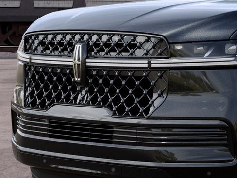 New 2027 Lincoln Navigator Reserve w/ Jet Appearance Package AWD/4WD image 17