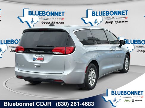 New 2026 Chrysler Voyager LX FWD image 5