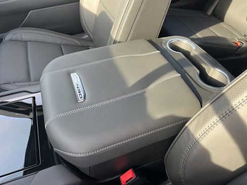 New 2026 GMC Yukon Denali w/ Sun & Power Step Package image 29