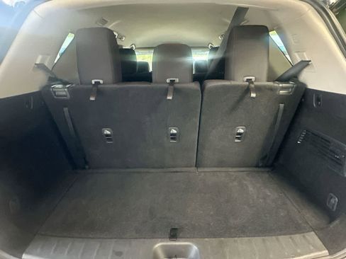 Used 2025 Nissan Pathfinder SV AWD/4WD image 25