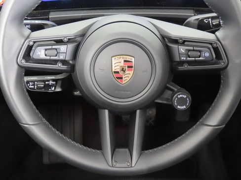 Certified 2025 Porsche Macan Electric RWD image 19