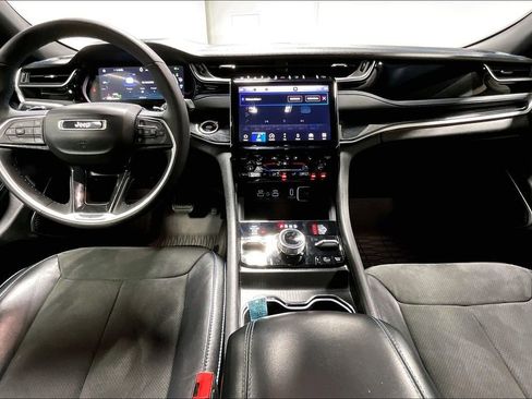 Used 2024 Jeep Grand Cherokee Trailhawk image 18